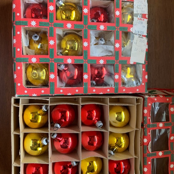2 Vintage Sets of Unbreakable Christmas Ornaments in Original Boxes - Picture 1 of 1